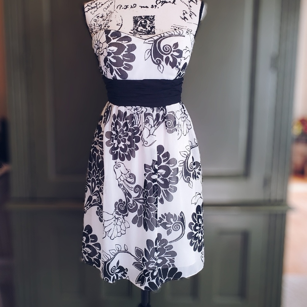 Black & White Floral Cocktail Dress (Women's 6)